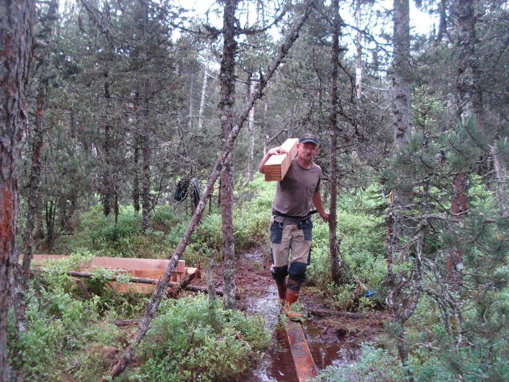 programme-peatwarm-realisaton-manuelle-dun-platelage-bois